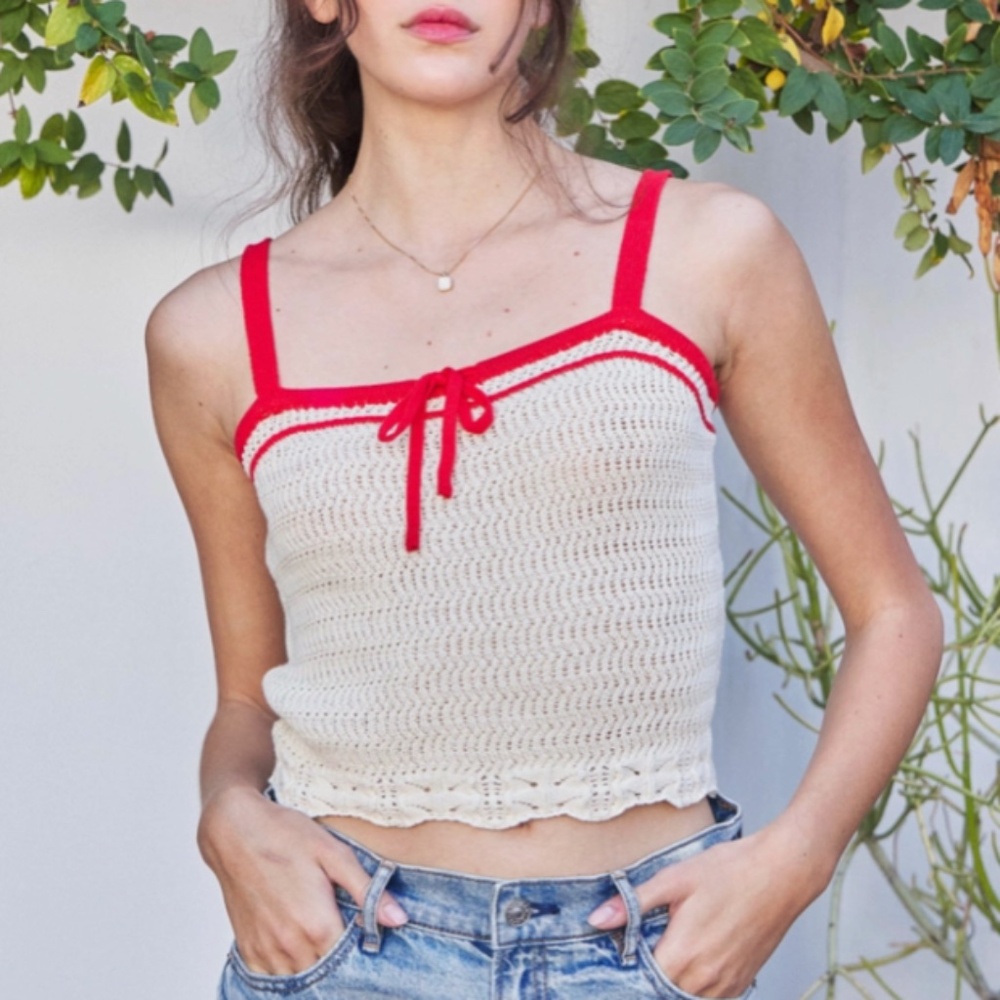 NWT Idem Ditto Crochet‎ Scalloped Cami with Red Trim